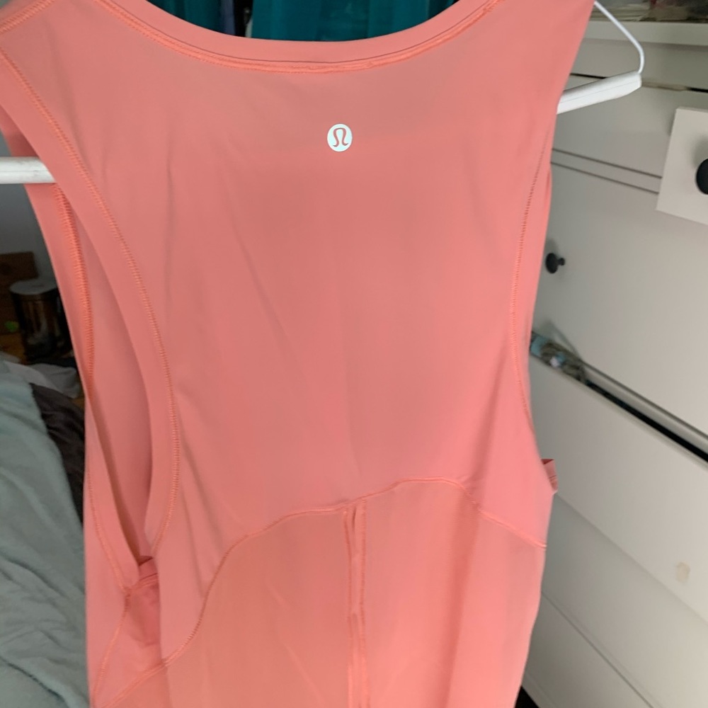 Lululemon pink tank!
